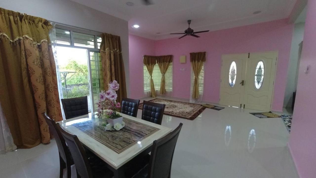 Auni Homestay Kuala Terengganu Exterior foto